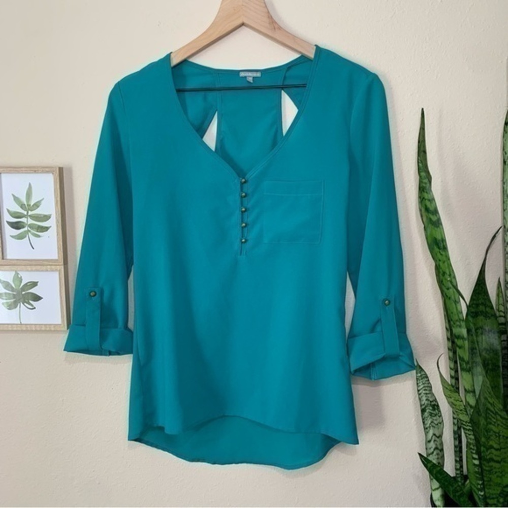 Free with Bundle | Charlotte Russe Top | Back Cutout Detail